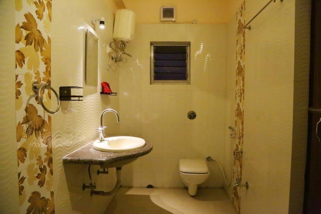 Oyo 460 Hotel Ivory Residency Колката Екстер'єр фото