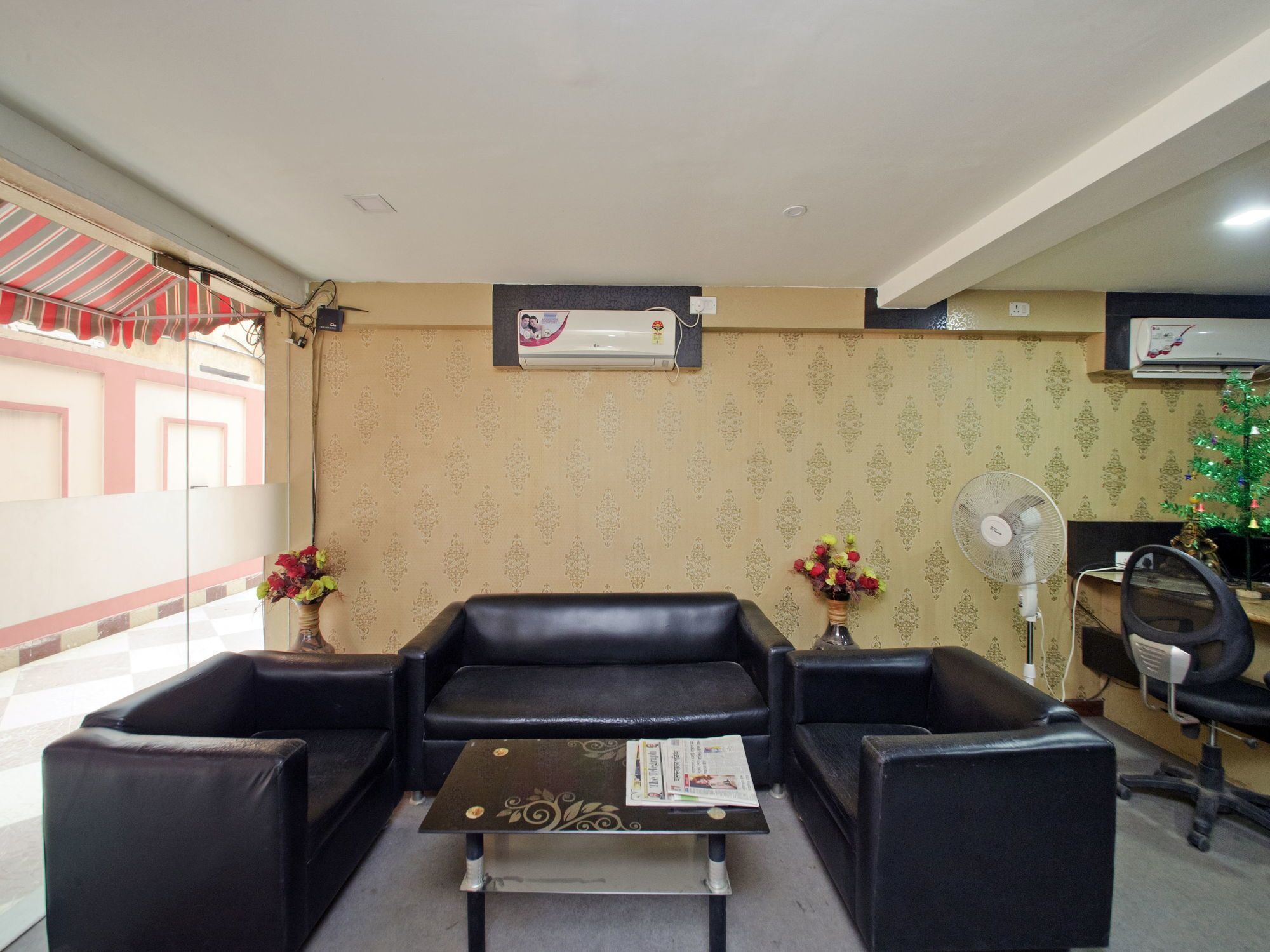 Oyo 460 Hotel Ivory Residency Колката Екстер'єр фото