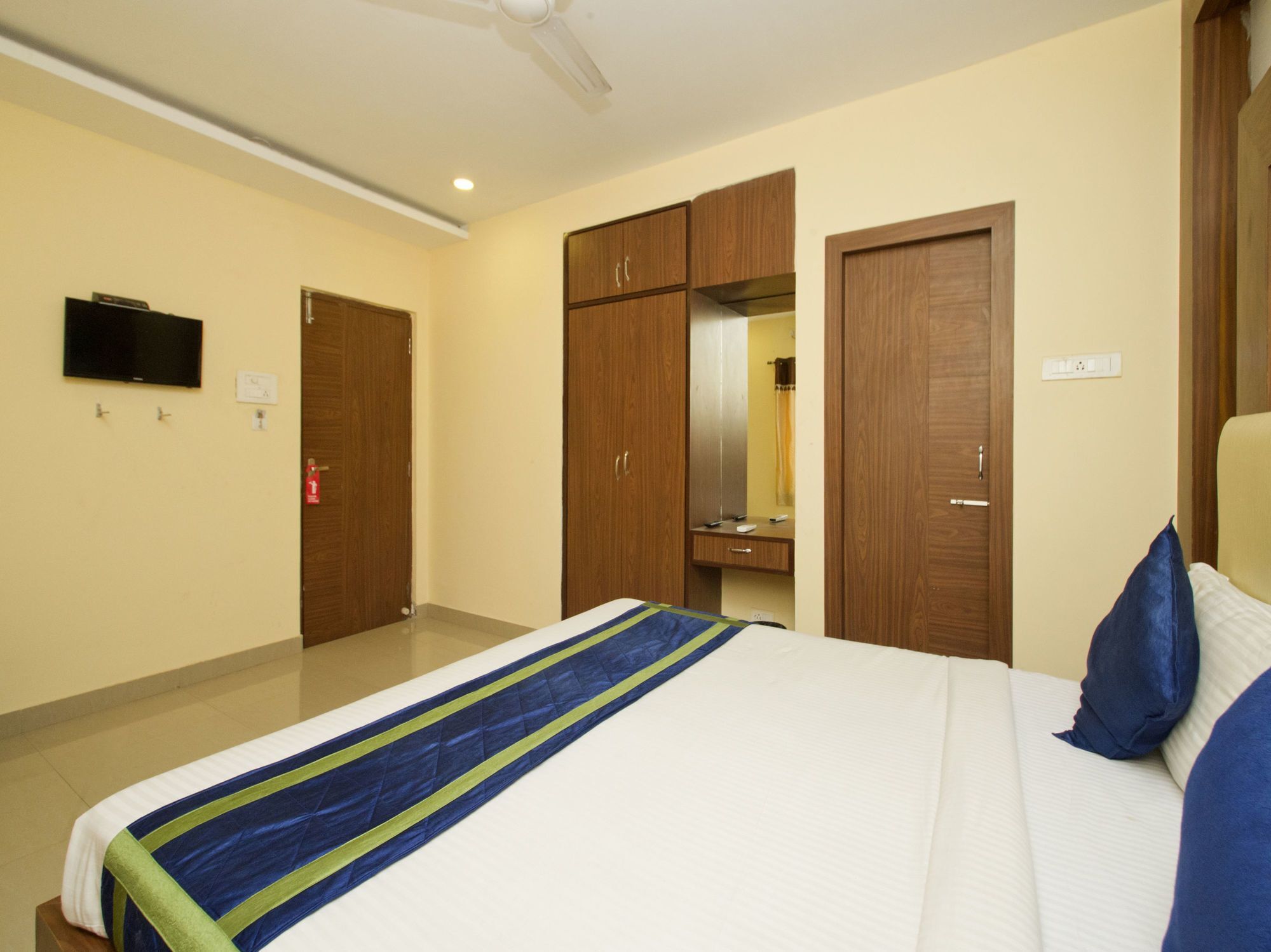 Oyo 460 Hotel Ivory Residency Колката Екстер'єр фото