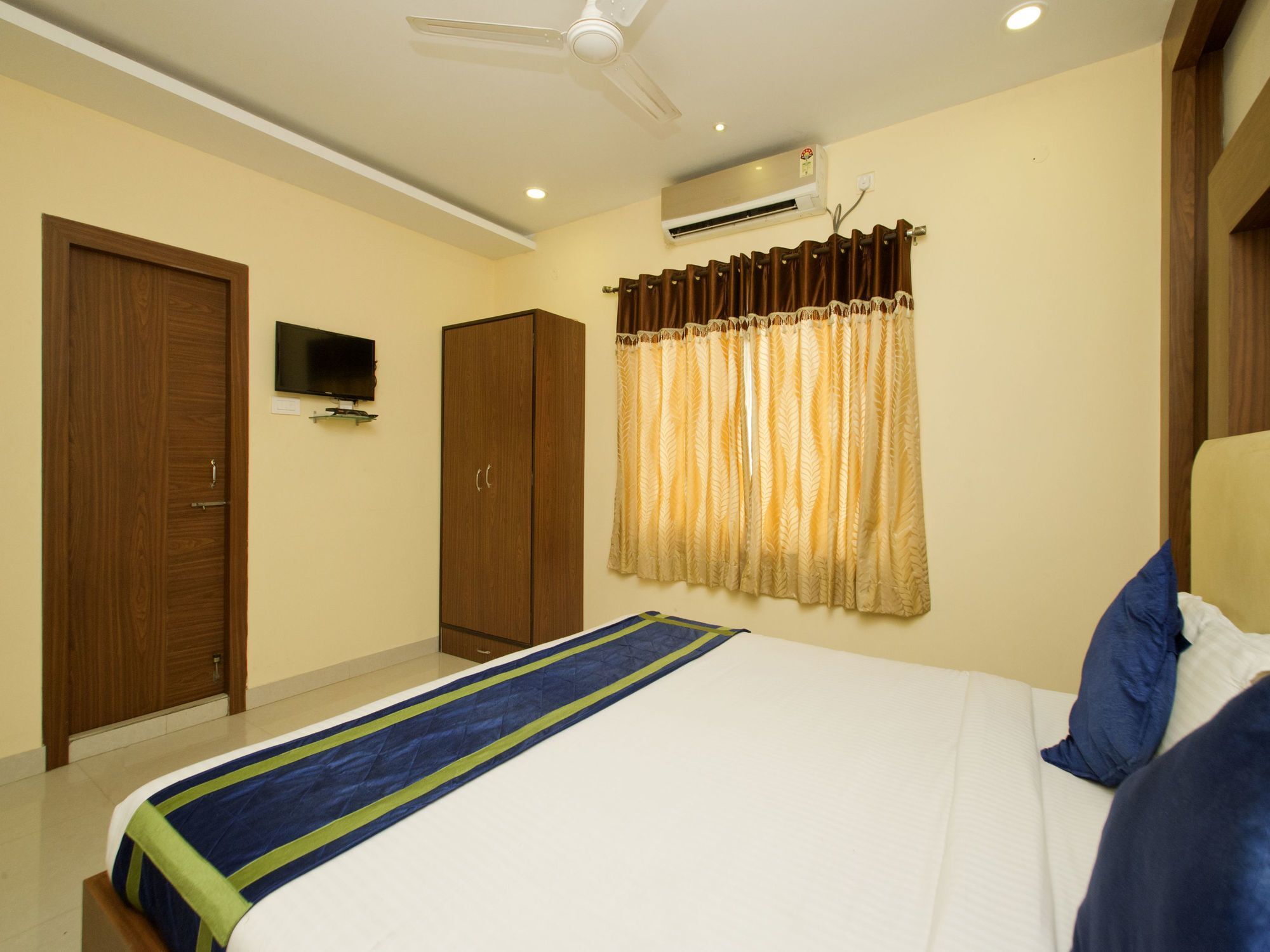 Oyo 460 Hotel Ivory Residency Колката Екстер'єр фото
